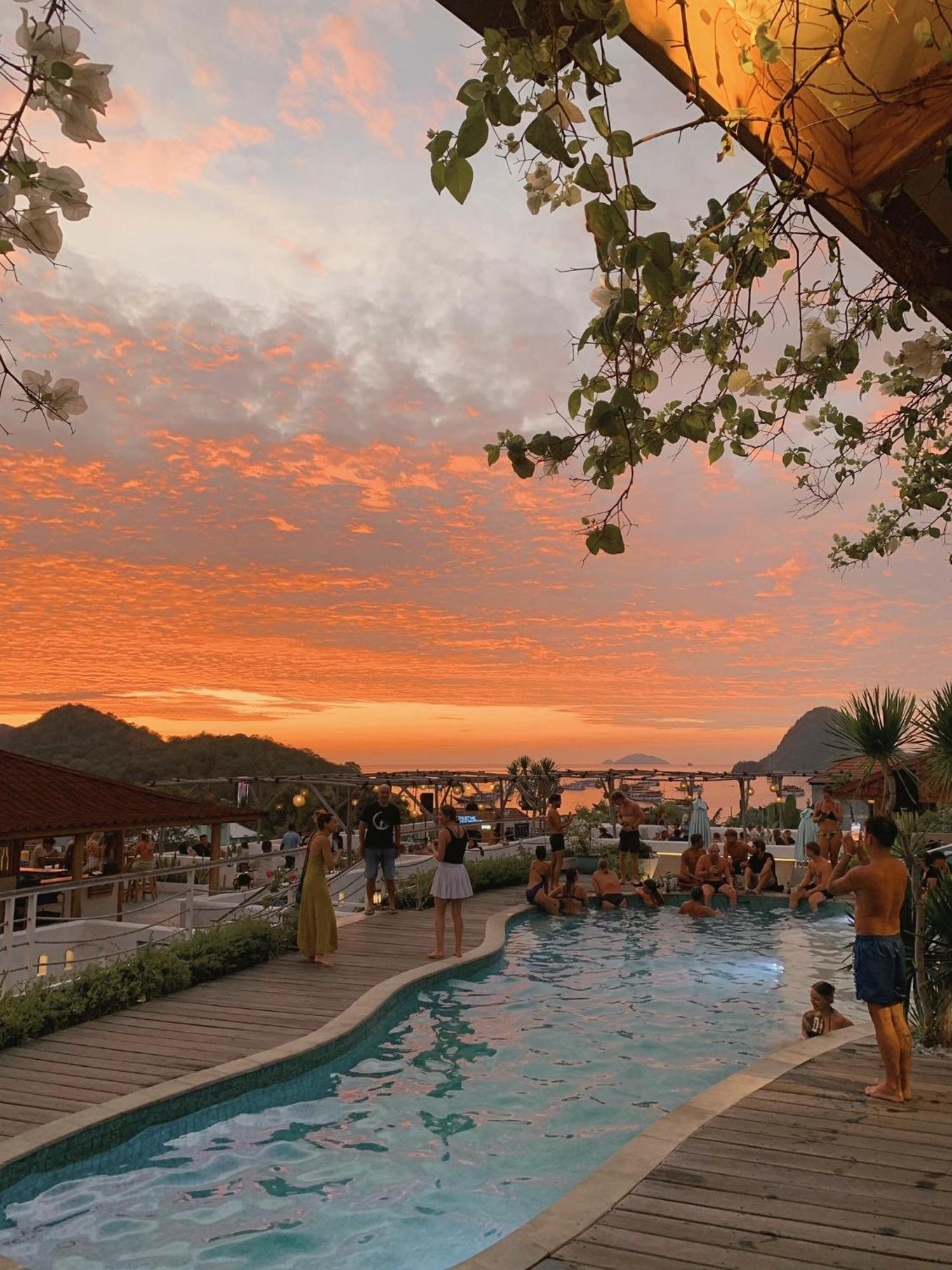 Seaesta Komodo Hostel & Hotel Labuan Bajo Kültér fotó
