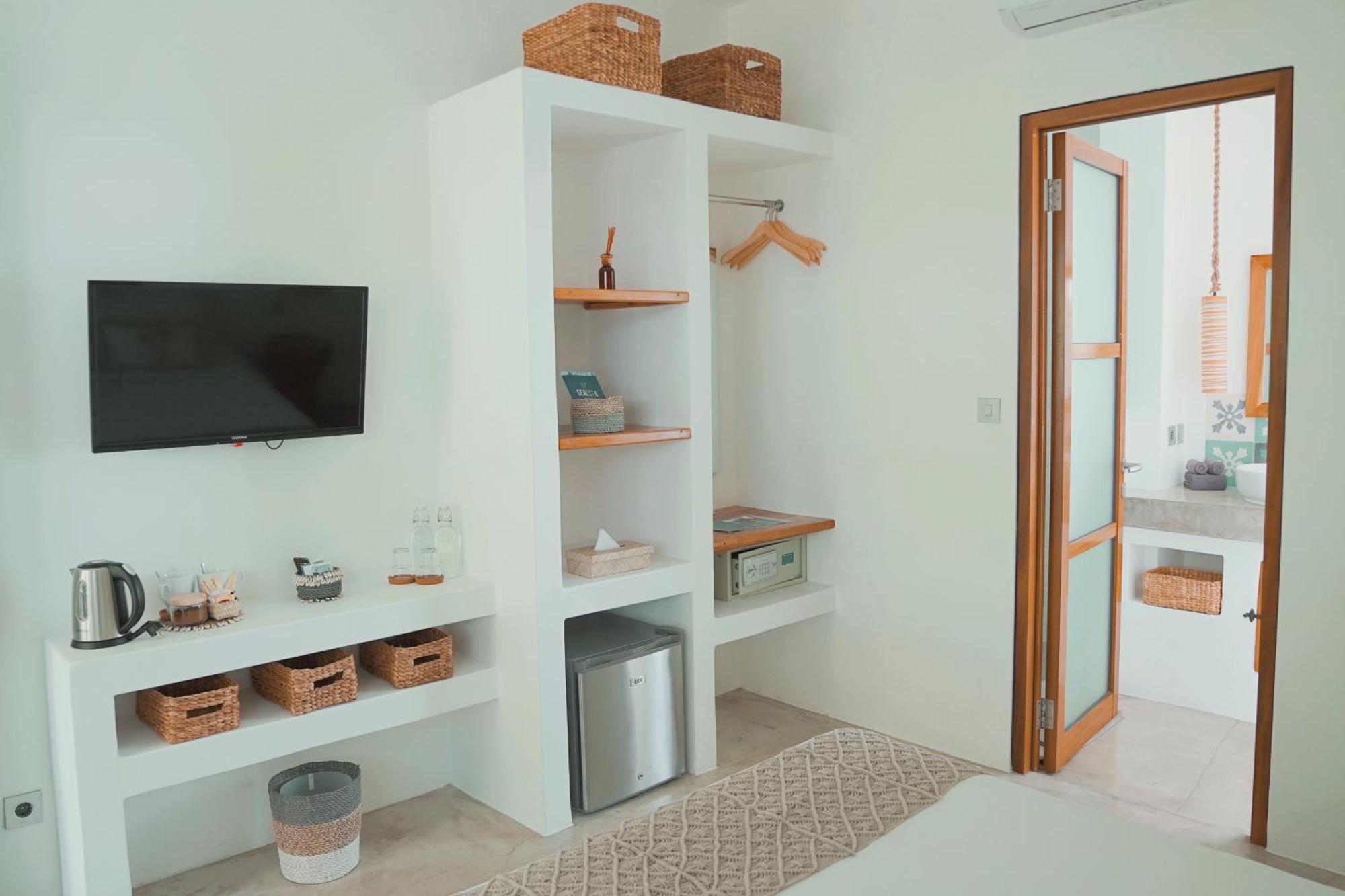 Seaesta Komodo Hostel & Hotel Labuan Bajo Kültér fotó