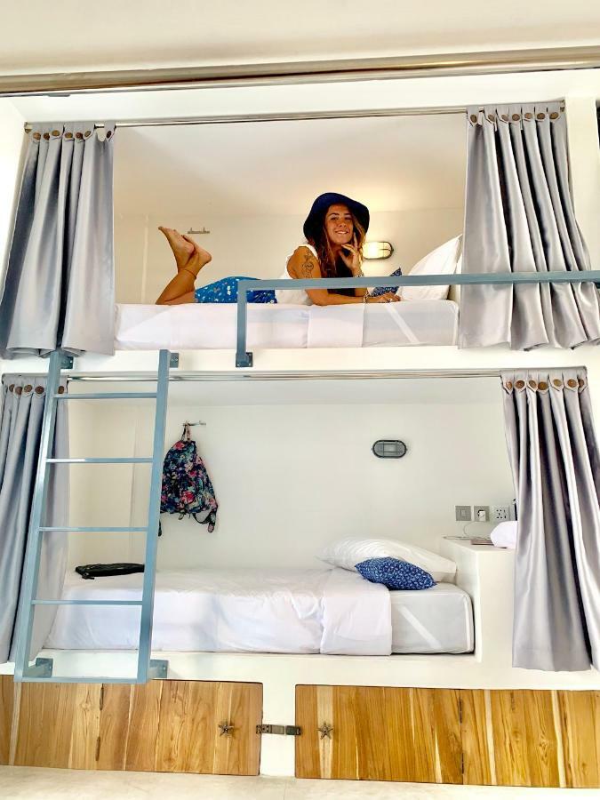 Seaesta Komodo Hostel & Hotel Labuan Bajo Kültér fotó