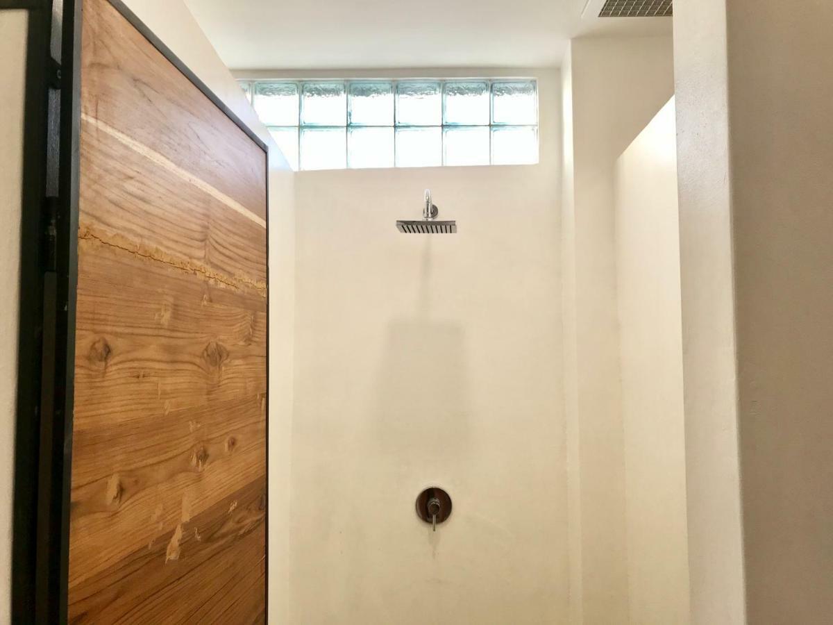 Seaesta Komodo Hostel & Hotel Labuan Bajo Kültér fotó